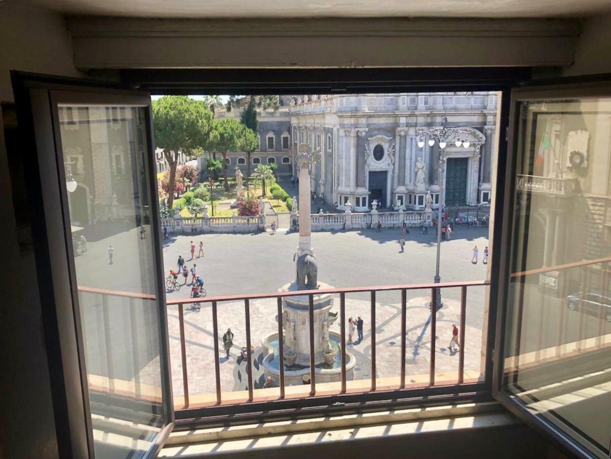 La Finestra Sul Duomo Apartman Catania Kültér fotó